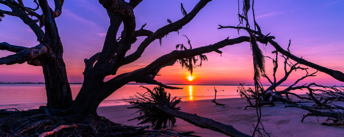 Discover the breathtaking views awaiting at St. Simons Island, Jekyll Island, and Brunswick - prime sunset destinations.